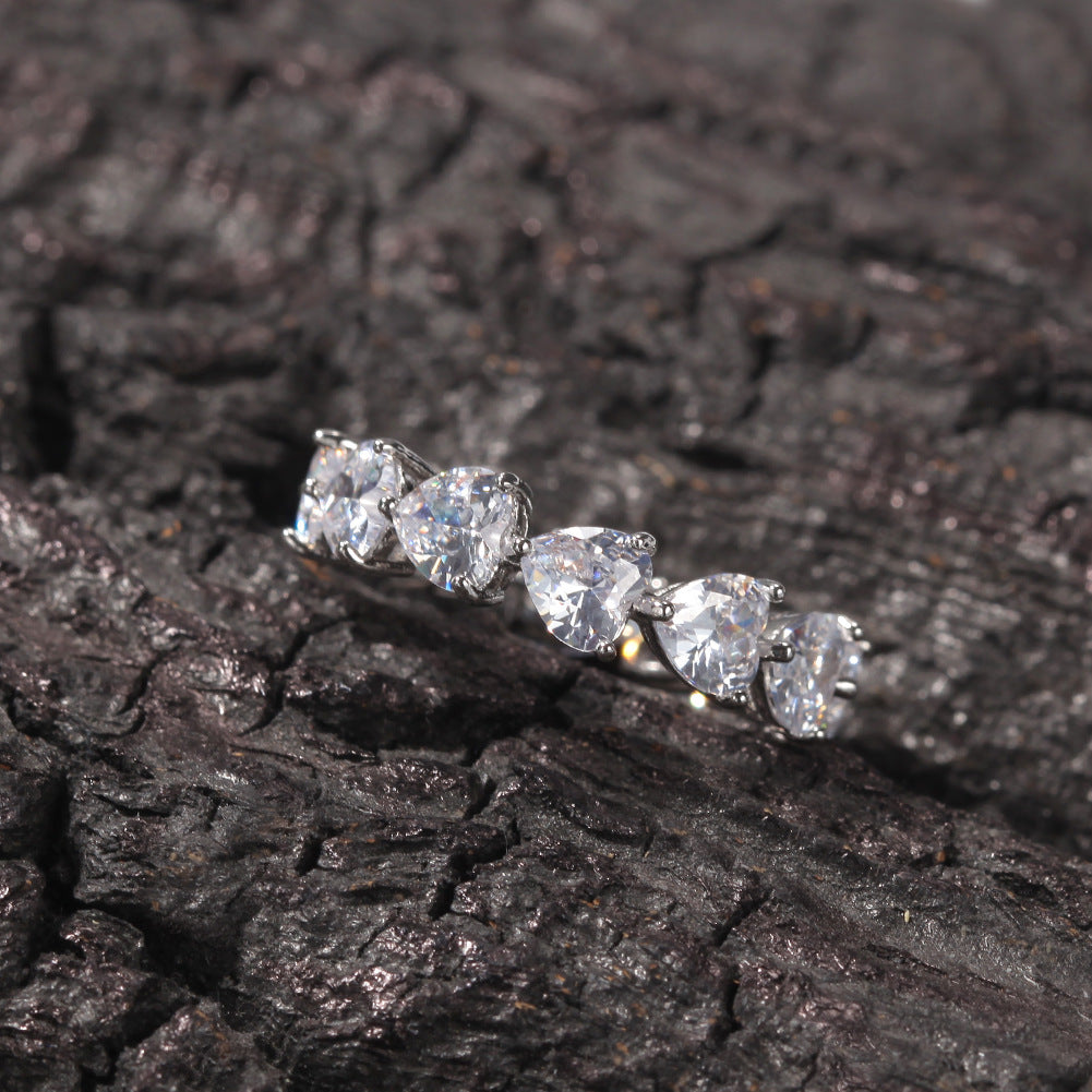 Hip-hop single-row heart-shaped zircon rings